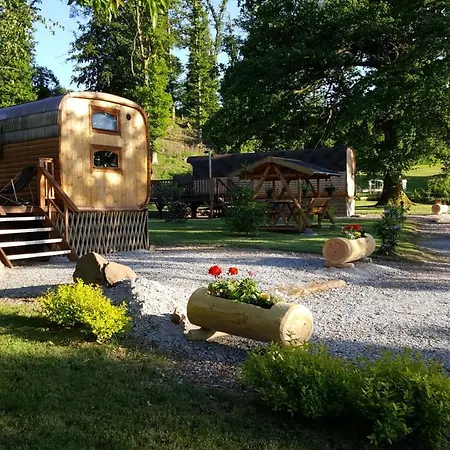 Campsite Ma Roulotte Sous Les Chenes 