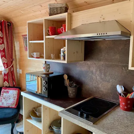 Kemp Ma Roulotte Sous Les Chenes 