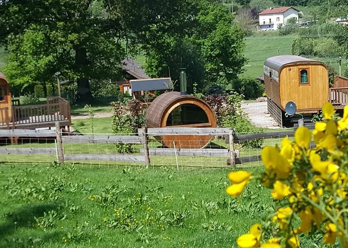 Ma Roulotte Sous Les Chenes 