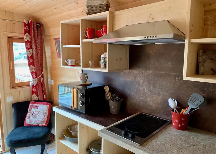 Kemp Ma Roulotte Sous Les Chenes 