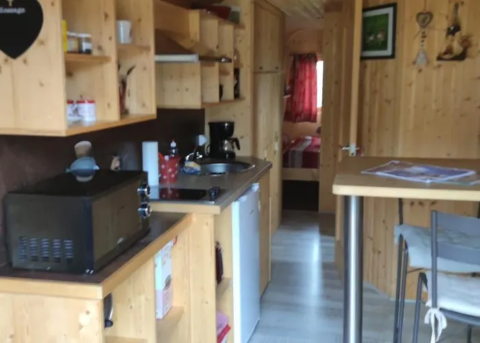 Ma Roulotte Sous Les Chenes 